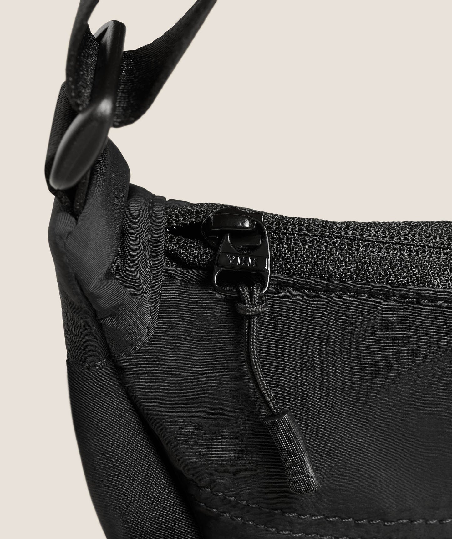 Pleat Crossbody - US 0672